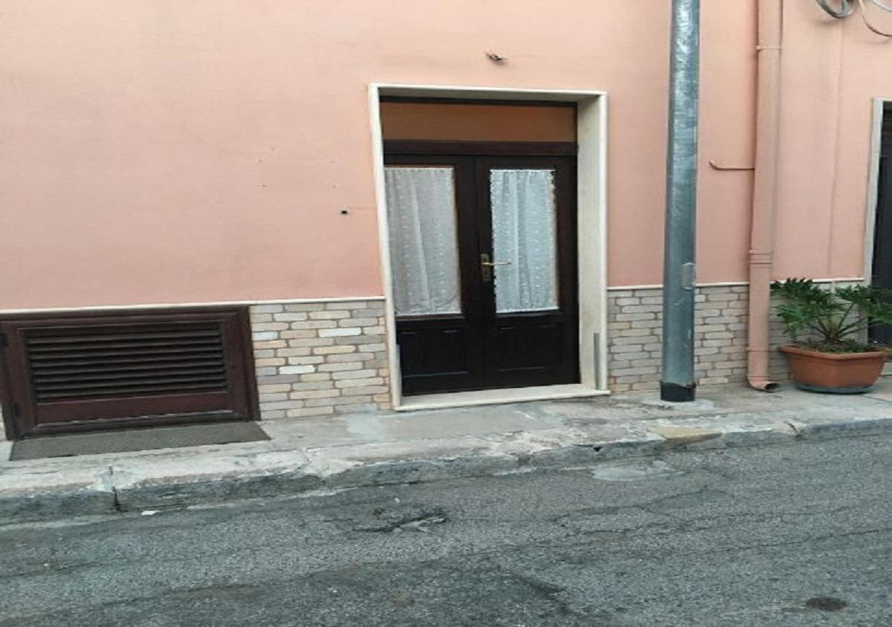 La Casetta Di Angela Manduria Exteriör bild
